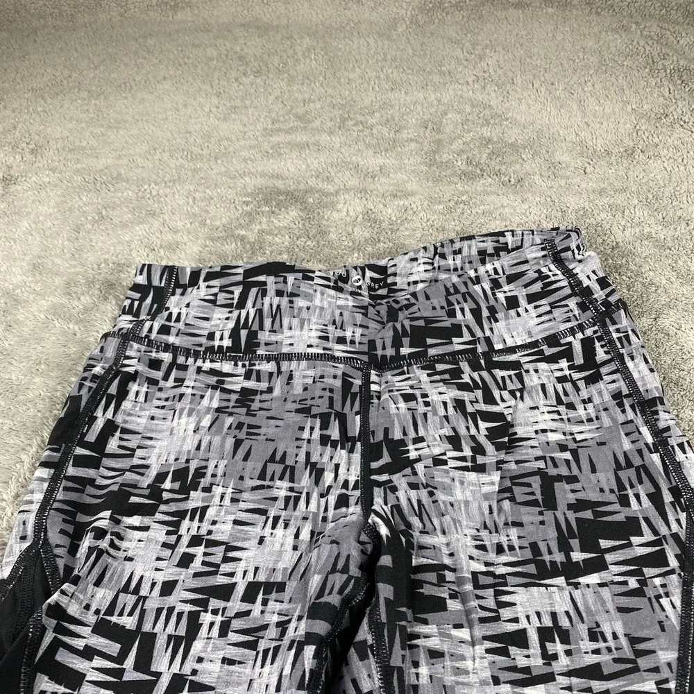 Lou & Grey Leggings Womens Small Geometric‎ Black Gray Workout Crop Stretch Mesh